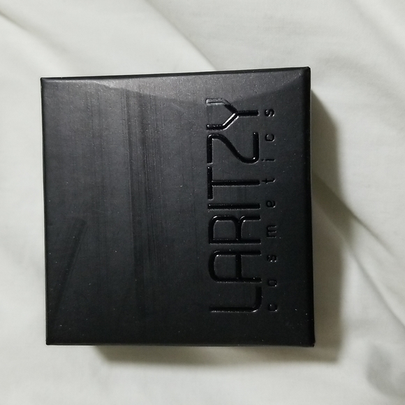 Laritzy Cream Highlighter - Picture 3 of 4